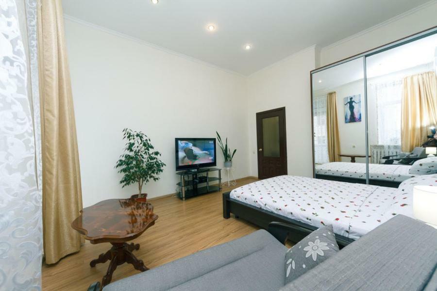 קייב Apartment On Saksahanskoho Street מראה חיצוני תמונה