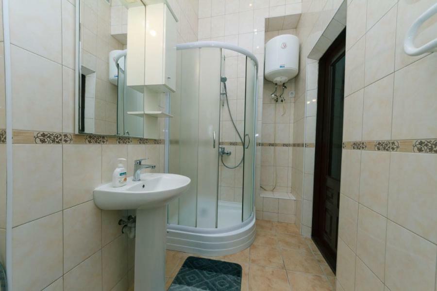 קייב Apartment On Saksahanskoho Street מראה חיצוני תמונה