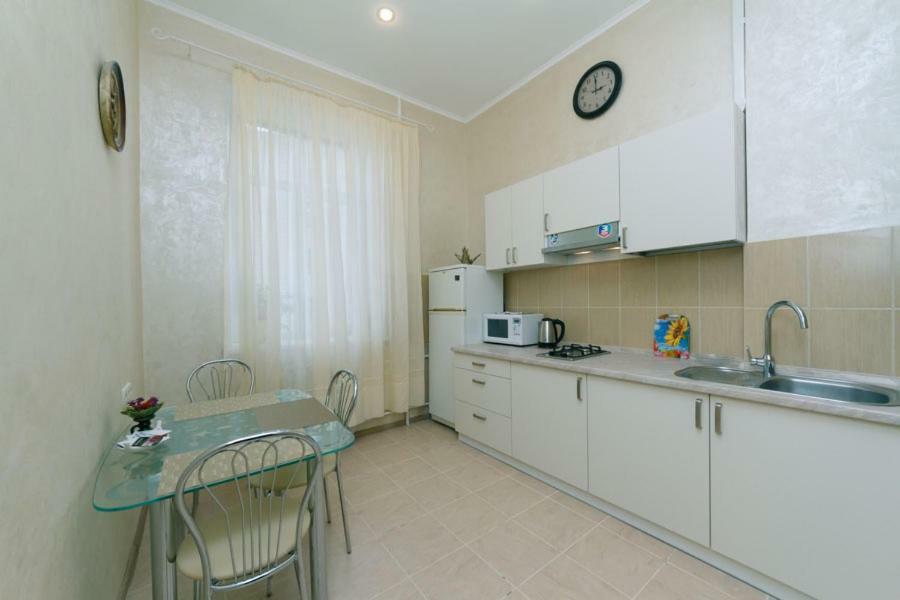 קייב Apartment On Saksahanskoho Street מראה חיצוני תמונה