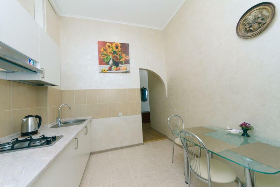 קייב Apartment On Saksahanskoho Street מראה חיצוני תמונה