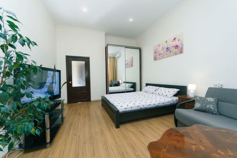 קייב Apartment On Saksahanskoho Street מראה חיצוני תמונה
